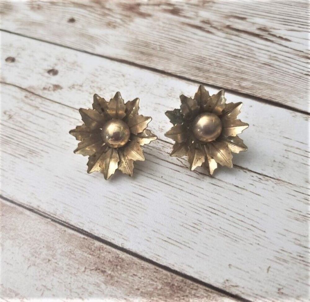 Vintage Clip On Earrings Gold Tone Metal Flower 1"